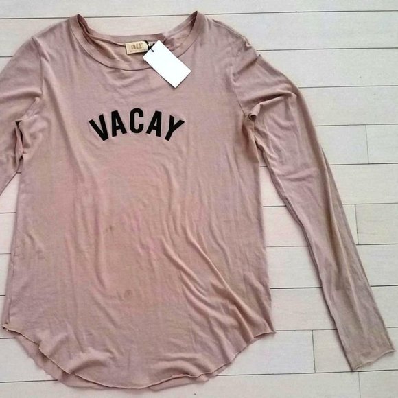ALL THINGS FABULOUS Beige ' VACAY " Oversize Top - Picture 2 of 4